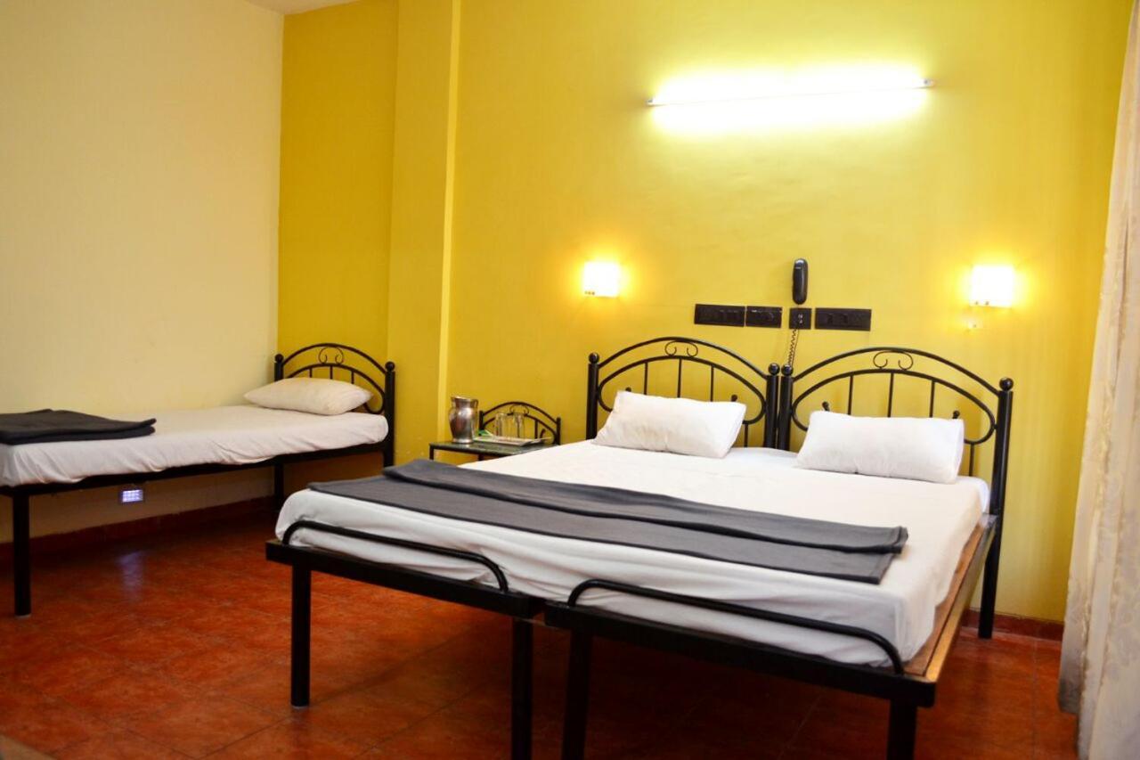 Royal Hills Hotel Poona Buitenkant foto