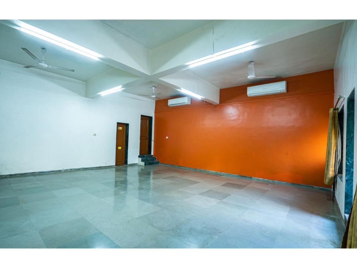 Royal Hills Hotel Poona Buitenkant foto