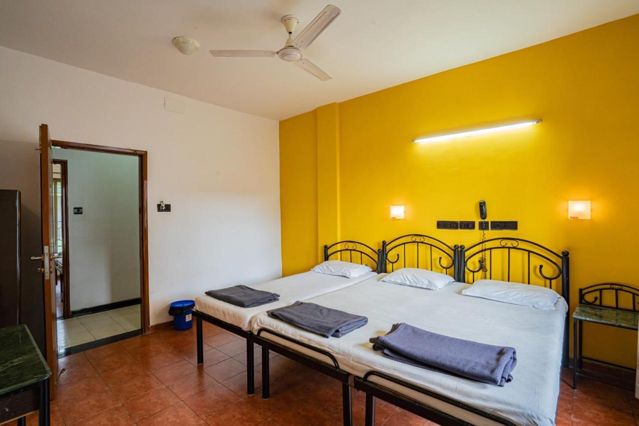 Royal Hills Hotel Poona Buitenkant foto