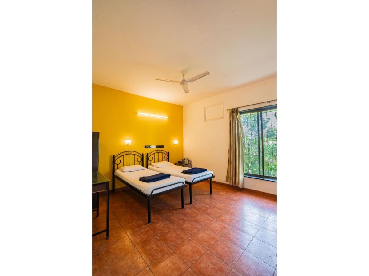 Royal Hills Hotel Poona Buitenkant foto