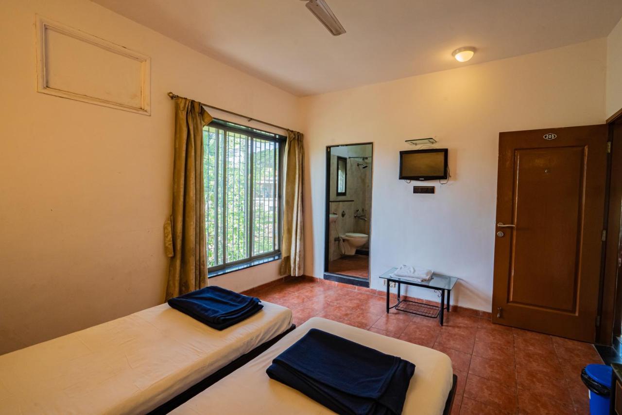 Royal Hills Hotel Poona Buitenkant foto
