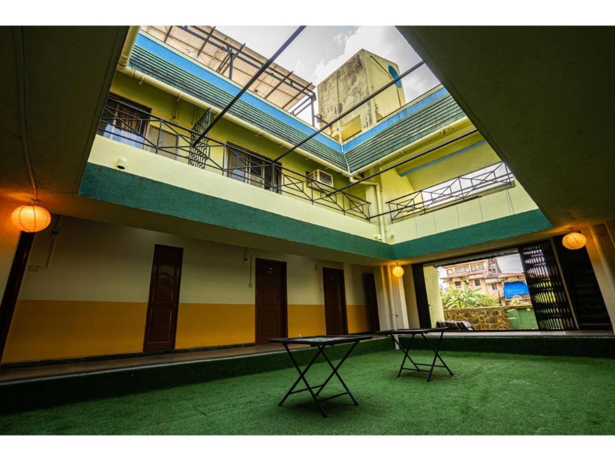 Royal Hills Hotel Poona Buitenkant foto