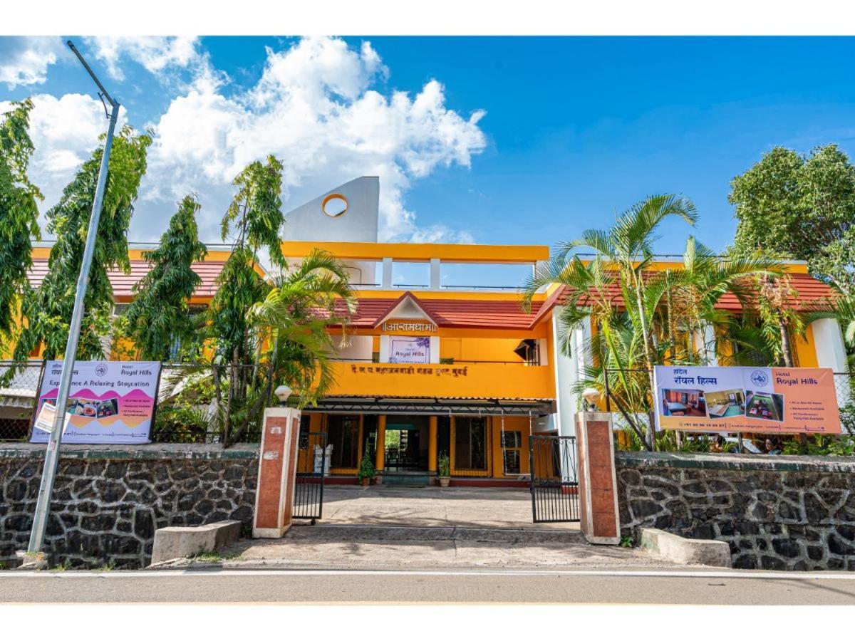 Royal Hills Hotel Poona Buitenkant foto