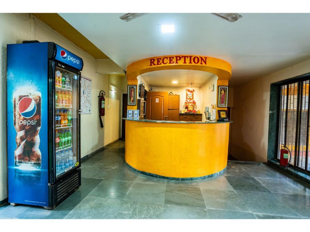 Royal Hills Hotel Poona Buitenkant foto